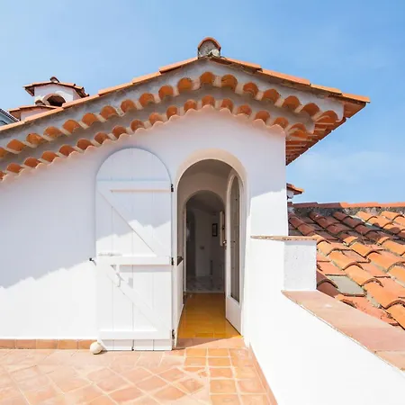 Bouganvillea Apartment *